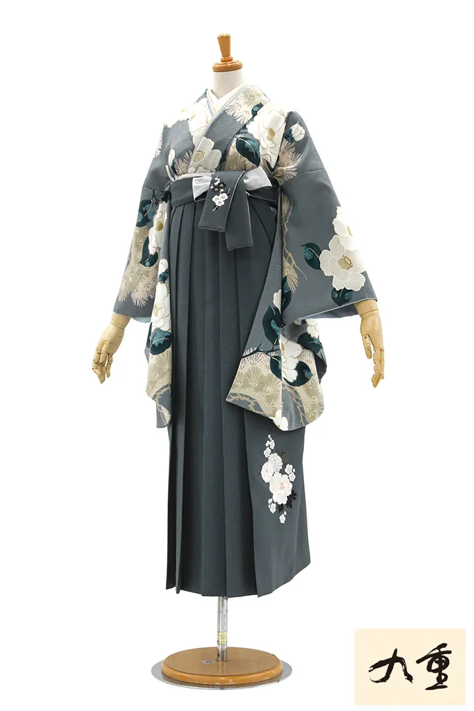TAKAZENのレンタル袴 九重ブランド袴 グレー/ニュアンスカラー 椿柄 古典柄 大人っぽい 大正ロマン 控えめ【通販可】R26056