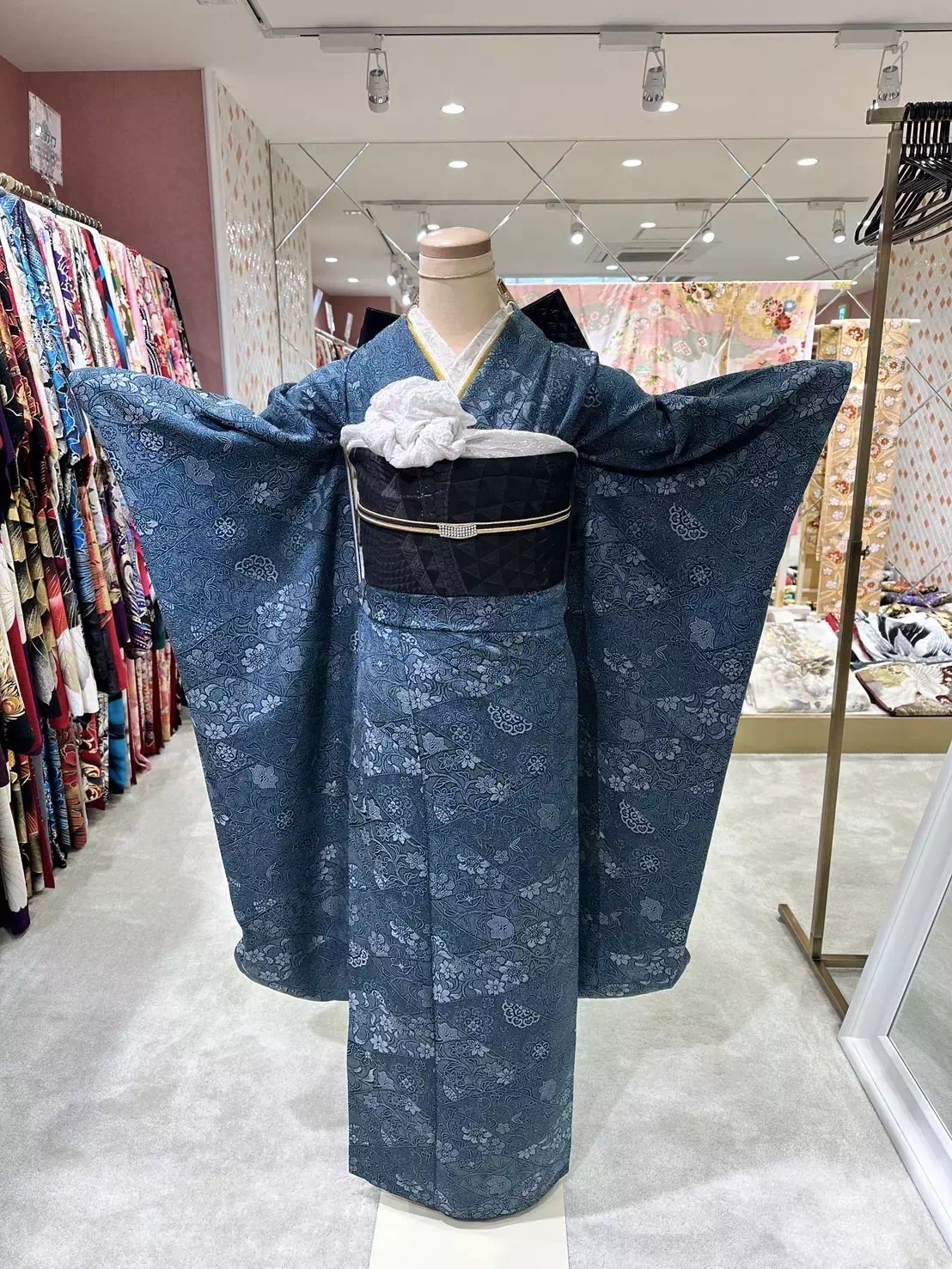 TAKAZEN姫路店　加古川市　高砂市　人気振袖　振袖レンタル　姫路市　成人式　卒業式　袴　振袖　イマドキ振袖　ヴィンテージ　無地
