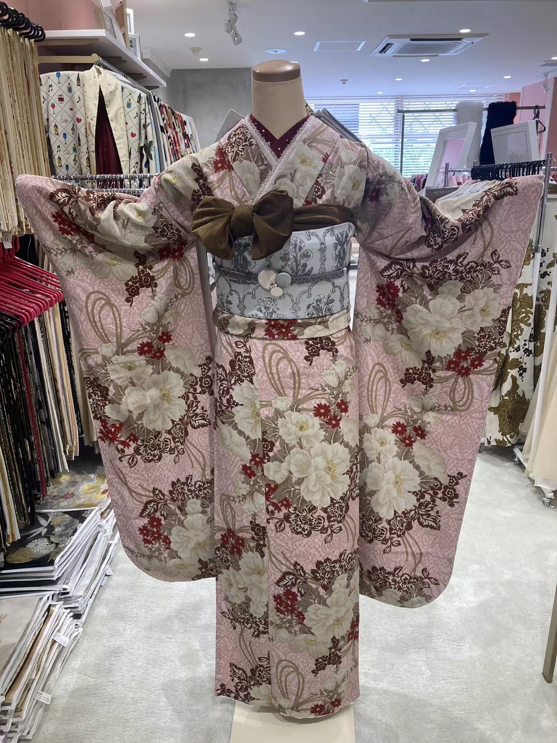 TAKAZEN姫路店　加古川市　高砂市　人気振袖　振袖レンタル　姫路市　成人式　卒業式　袴　振袖　イマドキ振袖　香音　
