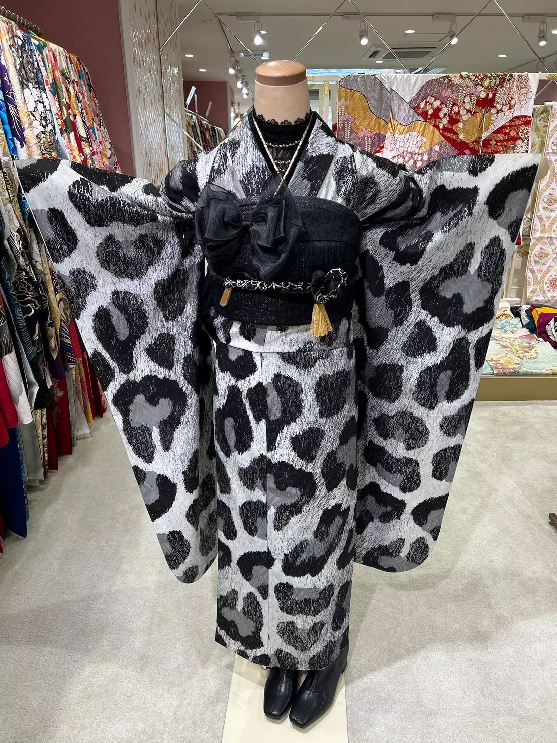 TAKAZEN姫路店　加古川市　高砂市　人気振袖　振袖レンタル　姫路市　成人式　卒業式　袴　振袖　イマドキ振袖　香音　