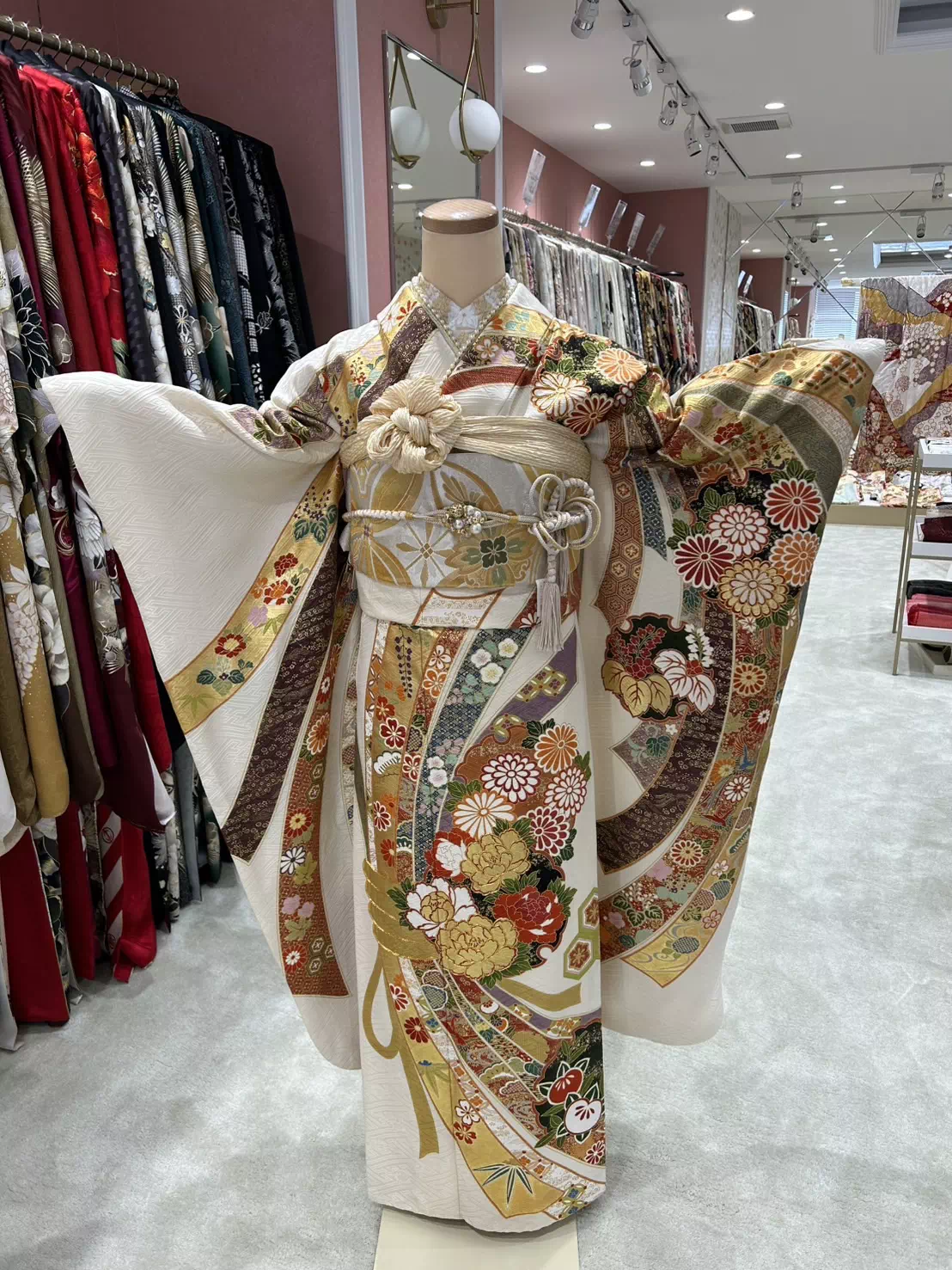 TAKAZEN姫路店　姫路市　成人式　卒業式　袴　振袖　イマドキ振袖　古典柄　口コミ　振袖レンタル　イマドキコーディネート　姫路市振袖レンタル　takazen　2024年成人 2025年成人　成人式　