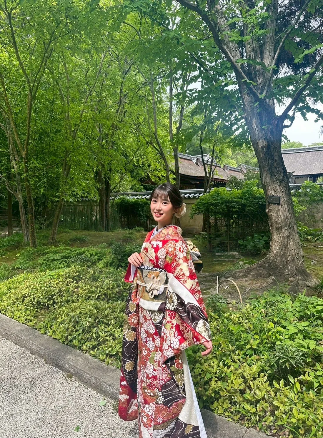 藤岡舞衣　振袖　京都　祭り
