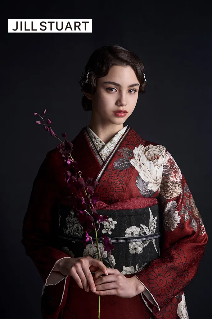 TAKAZENのレンタル振袖 JILL STUARTブランド振袖　エンジ　おしゃれ　ヴィンテージスタイル　大人っぽい　シック　スタイリッシュ【通販可】K1196
