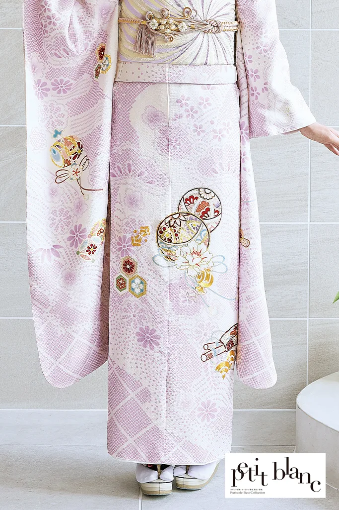 TAKAZENのレンタル振袖 正統派古典　ピンク/淡い色　鞠柄　絞り風　かわいい　上品　はんなり　おしとやか【通販可】K1210