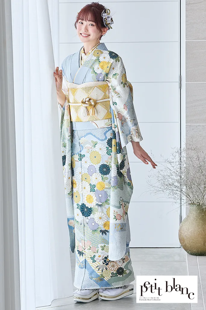 TAKAZENのレンタル振袖 正統派古典 水色/ブルーベース 菊柄 清楚 爽やか 綺麗 はかなげ 柄小さめ【通販可】K1217