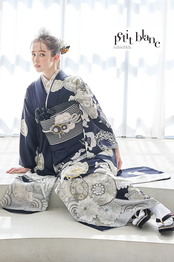 TAKAZENのレンタル振袖 正統派古典　ネイビー/紺色/白　鶴/菊柄　おめでたい柄　清楚　定番　人気　上品　はんなり　大人っぽい【通販可】K1219
