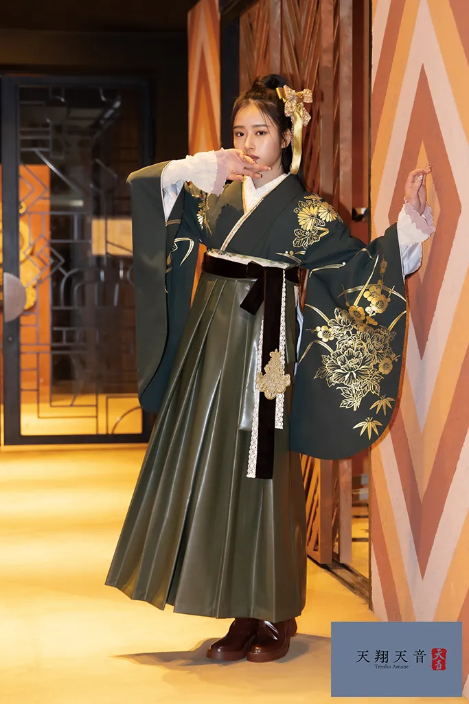 TAKAZENのレンタル袴 天翔天音ブランド袴　ヴィンテージスタイル　レザー袴　かっこいい　スタイリッシュ　ブーツスタイル【通販可】R26074