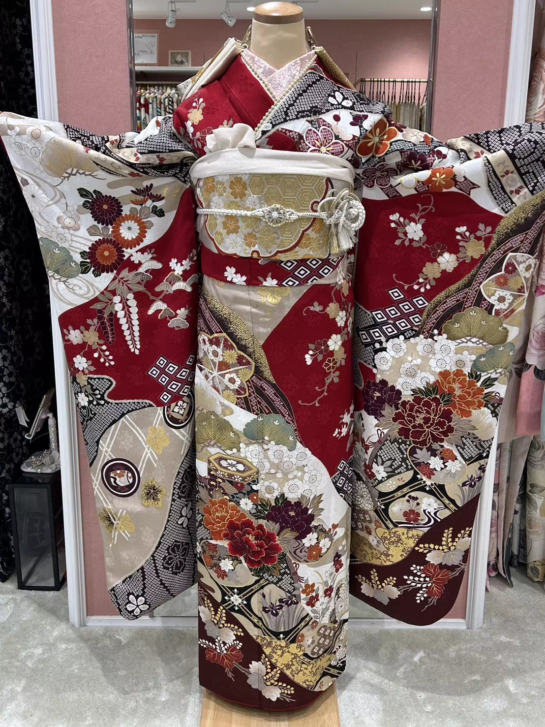 TAKAZEN姫路店　加古川市　高砂市　人気振袖　振袖レンタル　姫路市　成人式　卒業式　振袖　イマドキ振袖　香音　清楚　上品