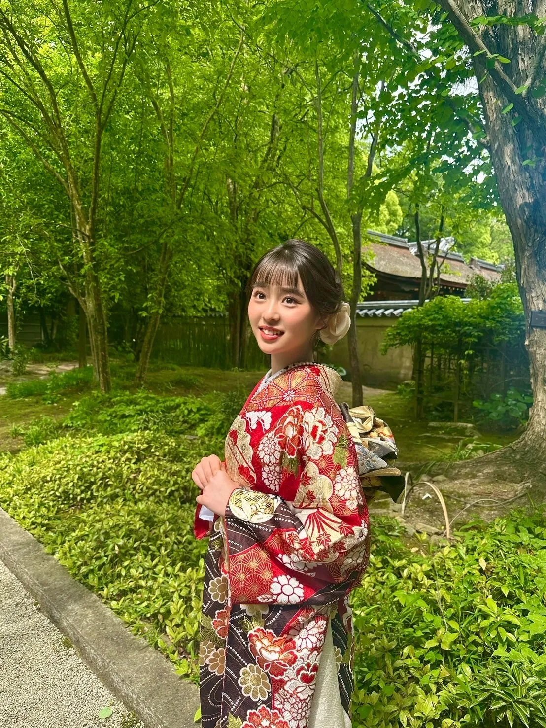 藤岡舞衣　振袖　京都　祭り
