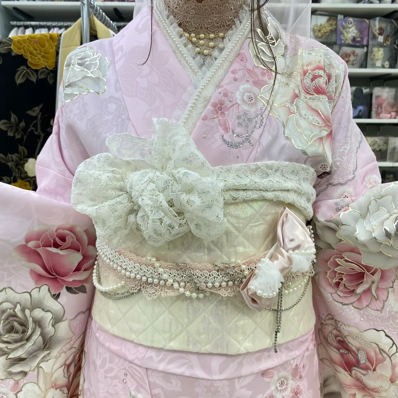 振袖 レンタル 最新作正統派古典 ピンク/淡い色 牡丹柄 吉澤織物/最高級金彩手描友禅 シンプル すっきり 柄少なめ振袖 はんなり 上品 南琴奈【通販可】26017