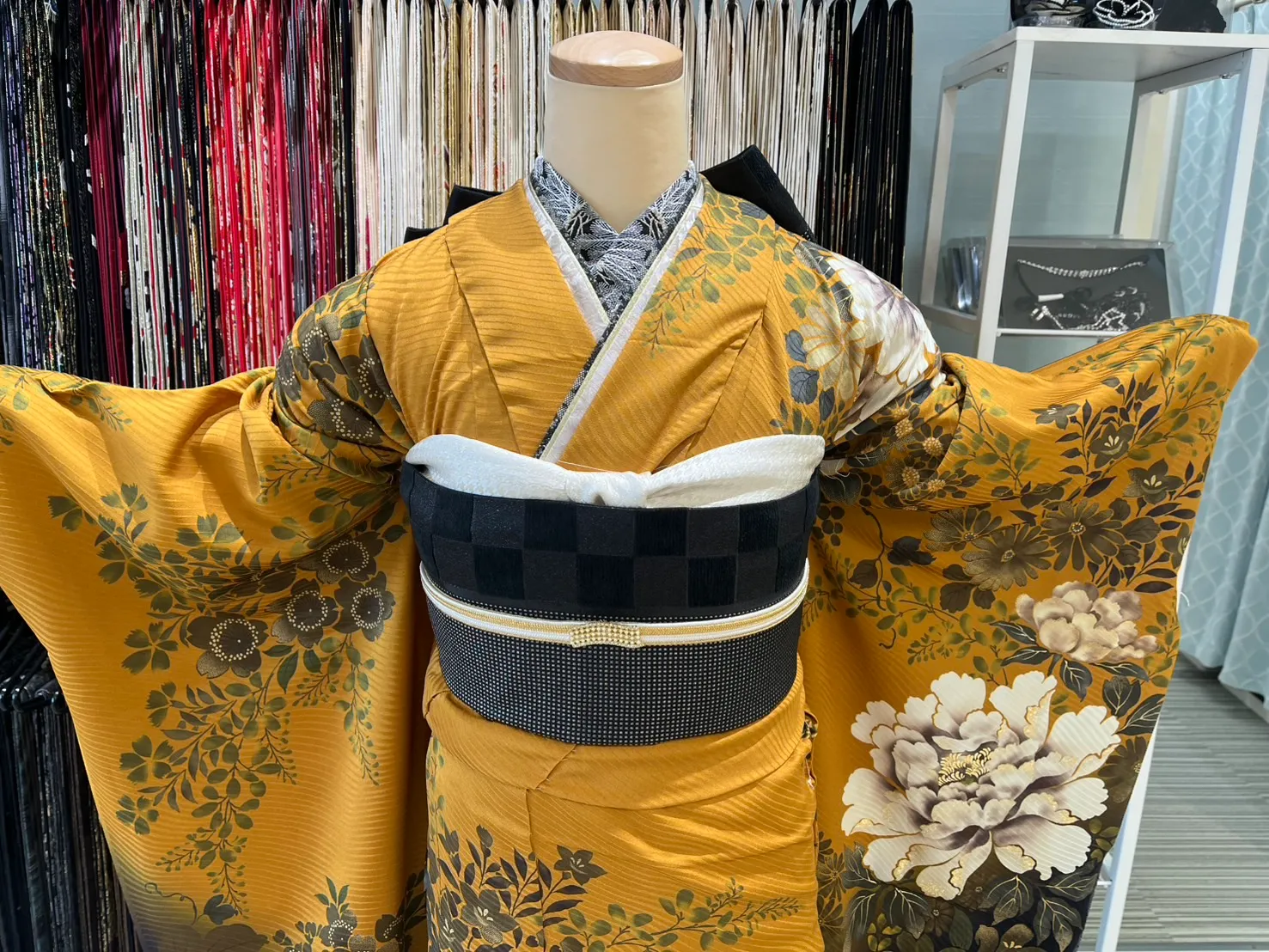 TAKAZEN　タカゼン　振袖レンタル　ヴィンテージ　黄色　シンプル