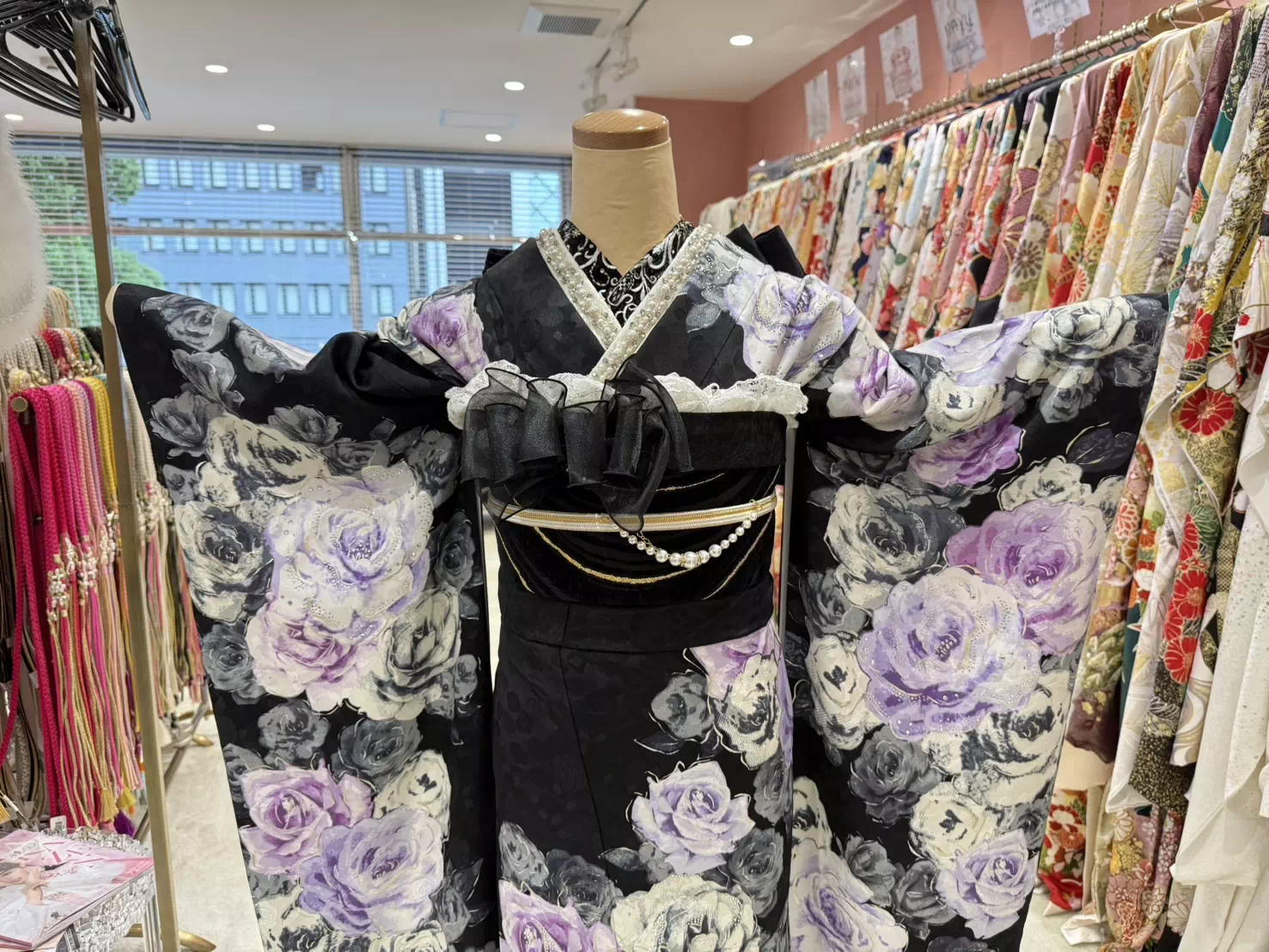 TAKAZEN姫路店　姫路市　成人式　卒業式　袴　振袖　イマドキ振袖　　白　金　粋古典　カッコイイ　綺麗　シンプル