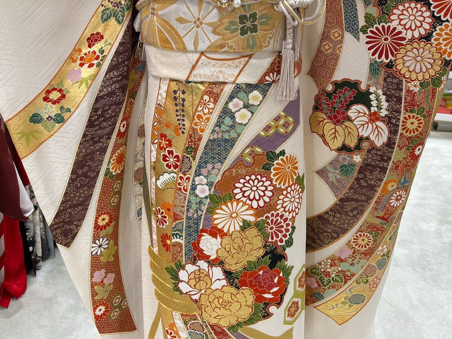 TAKAZEN姫路店　姫路市　成人式　卒業式　袴　振袖　イマドキ振袖　キラキラ　ヘップバーン　　ブラックレーベル　ドット柄　スカート